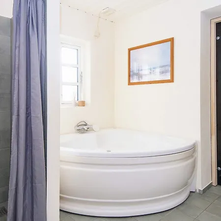 7 Person In Casa de Férias Grenå